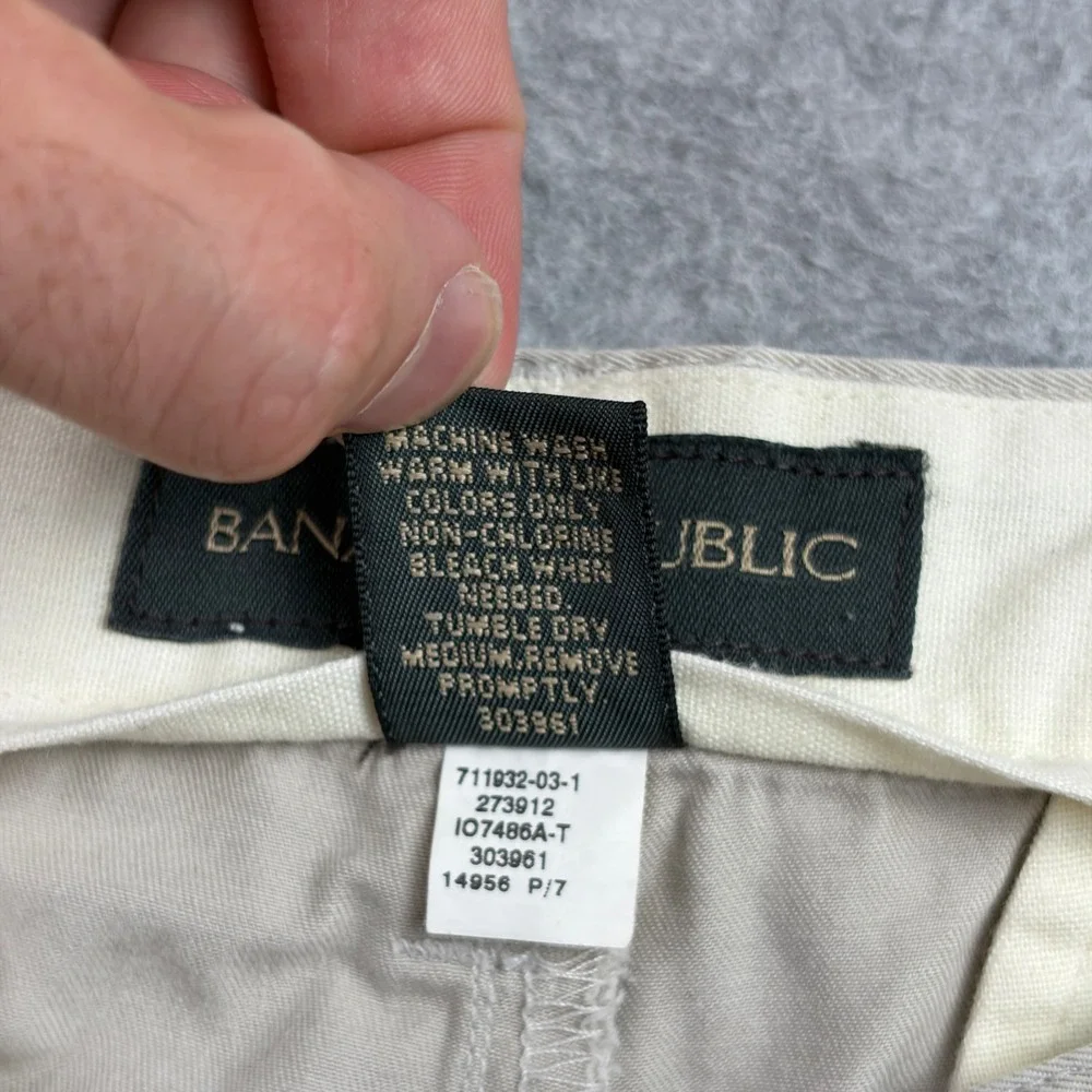 Banana Republic see photos